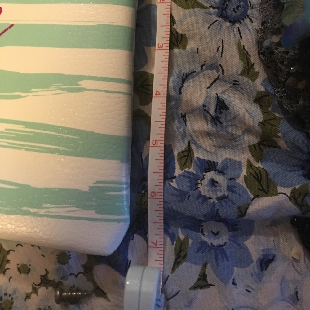 Designed Pouch - Picture 6 of 7